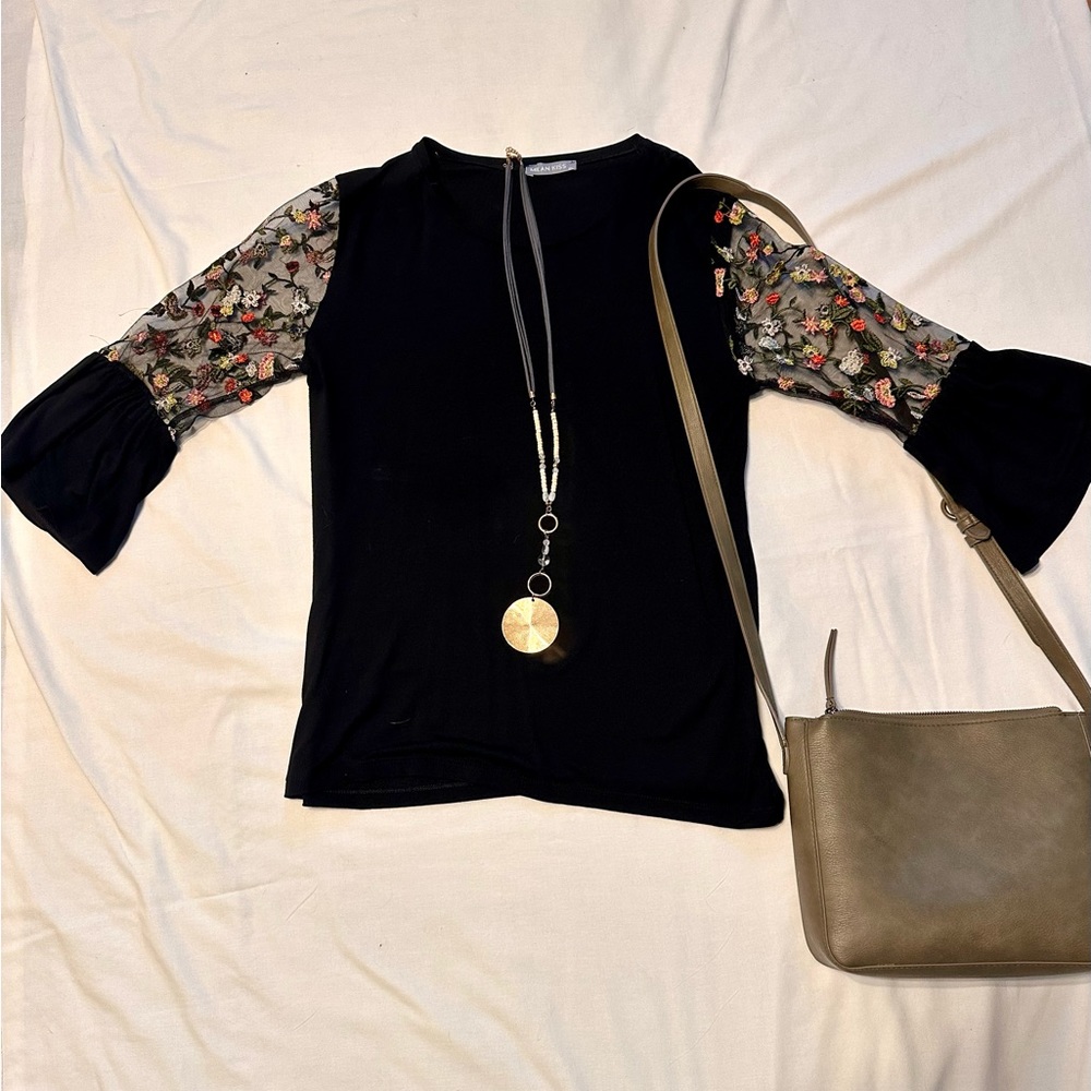 Milan Kiss XL embroidered blouse